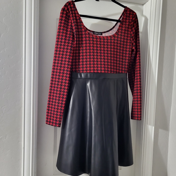 Dress - Picture 3 of 5